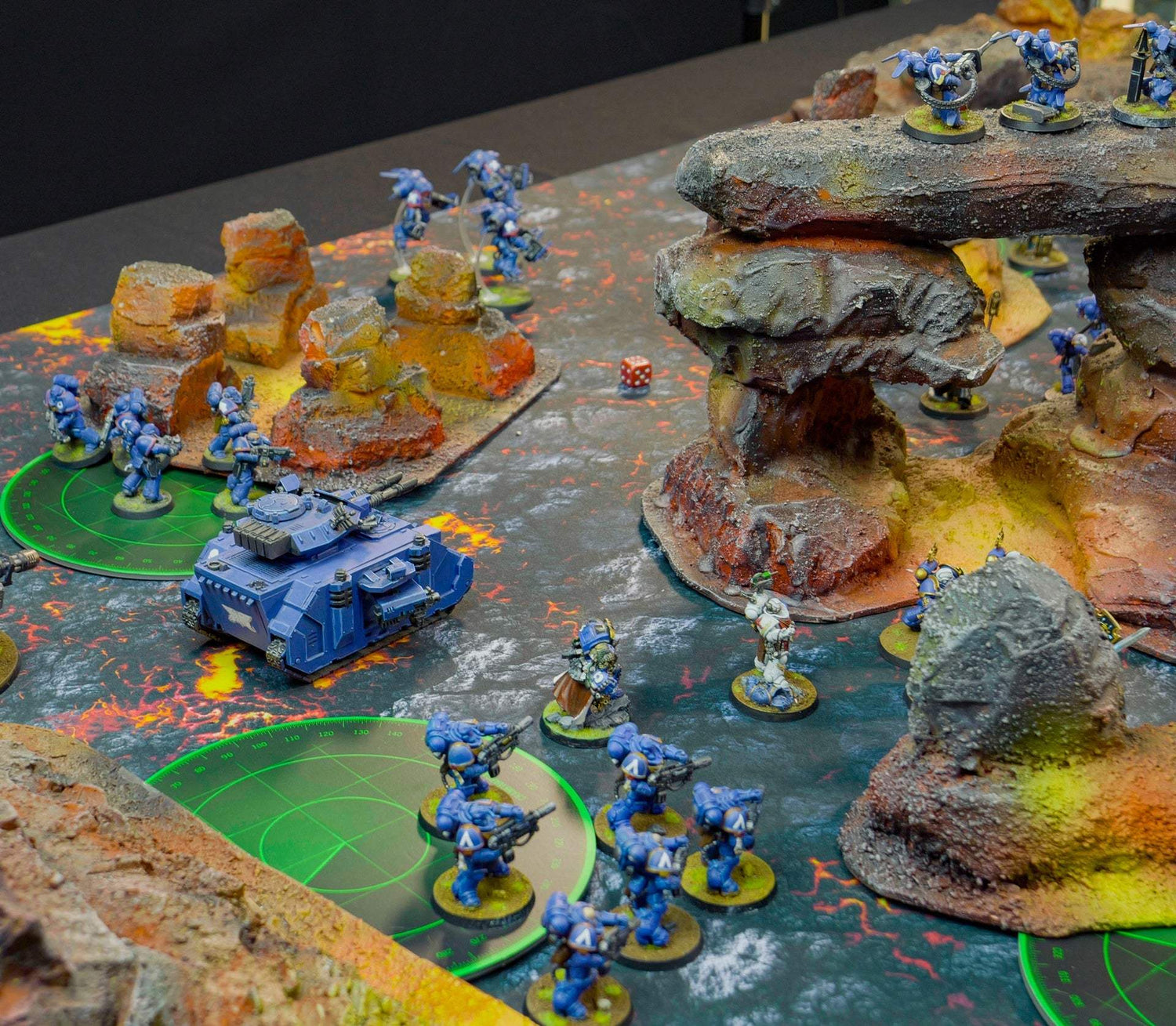 Quels sont les points fort d'un tapis de jeux immersif pour des jeux de wargames de chez Games Workshop comme "wh40k" ou "age of sigmar" - crank-wargame